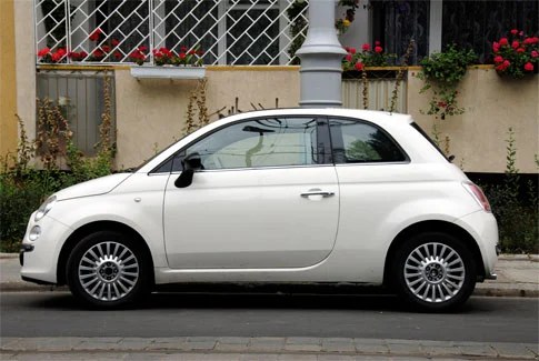 fiat 500 weißer Fiat 500 – Beispiel für Gebrauchtwagenankauf Dieblich